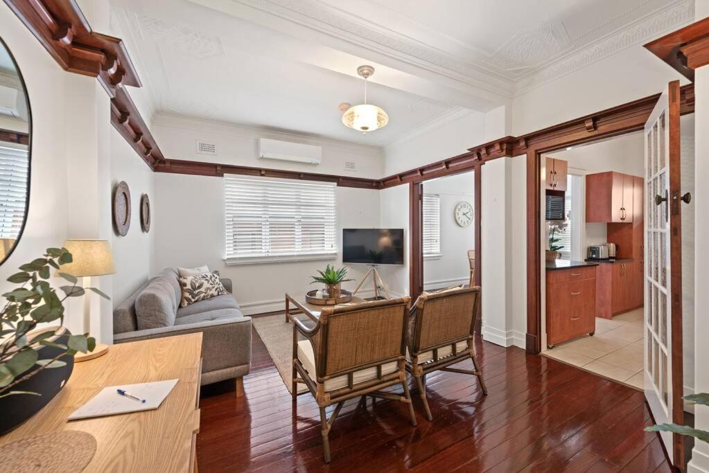 Art Deco In Ascot! ~ 2 Bed / 1 Bath / 1 Car Apartment Brisbane Exterior photo